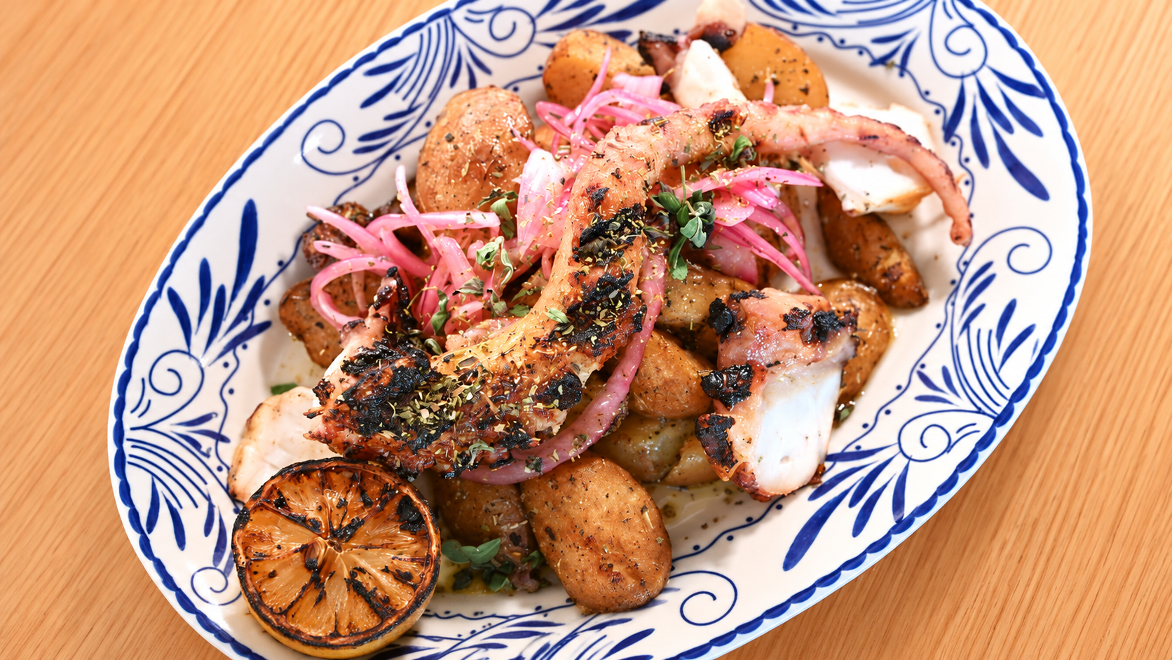 Sit and stay a while: Nisi Greek Grill brings modern take on Greek cuisine to Rosemont